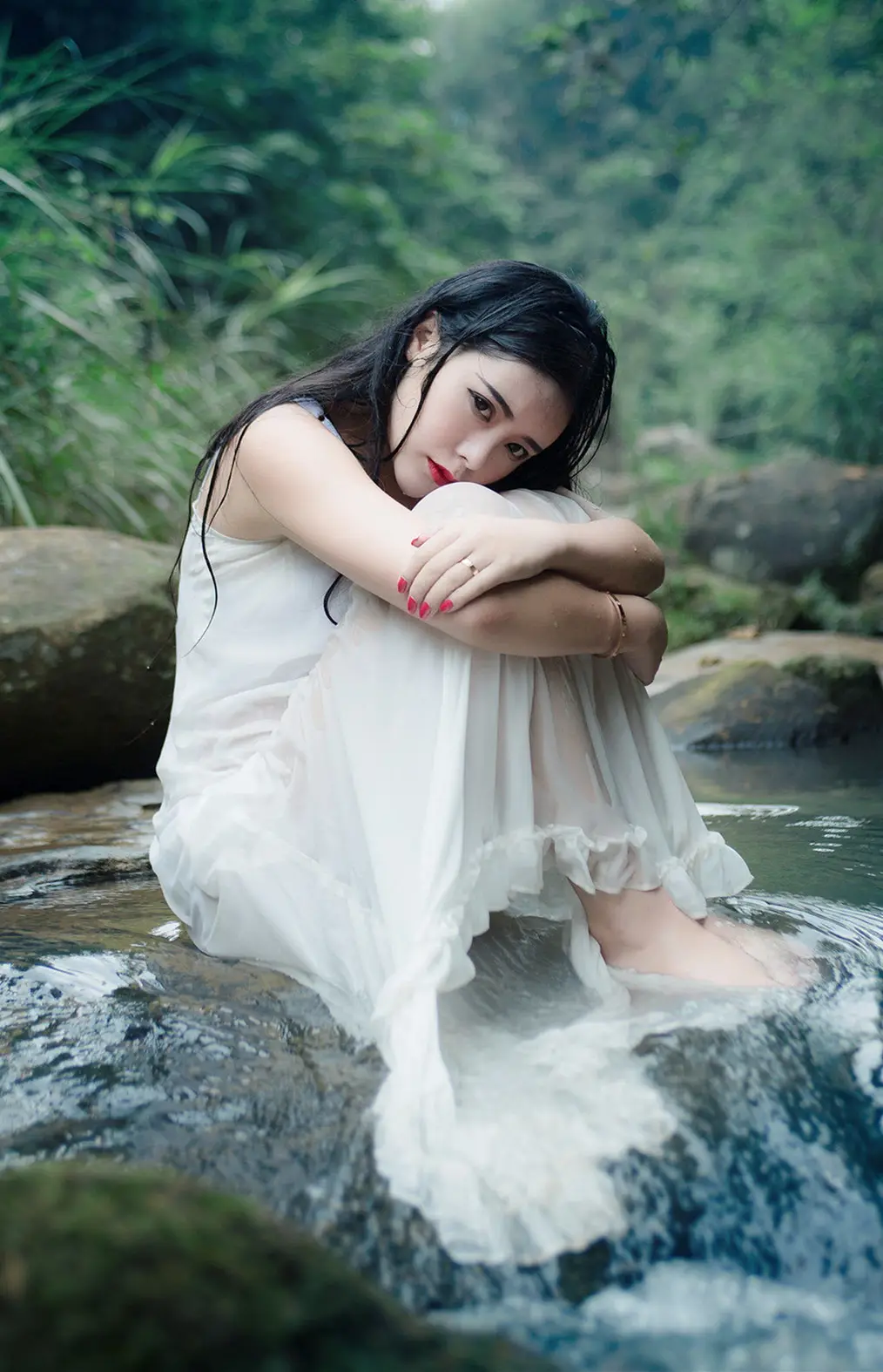 云南郑州高端私人伴游小野梨子