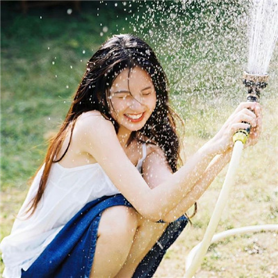 云南伴游女生方忆彤的资料
