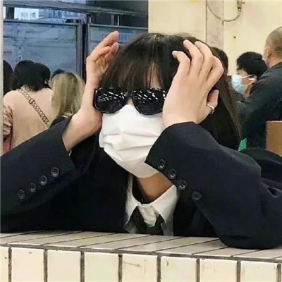 云南伴游女生冯萧玉的资料