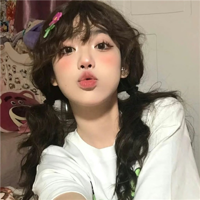 云南伴游女生卞寄蕾的资料